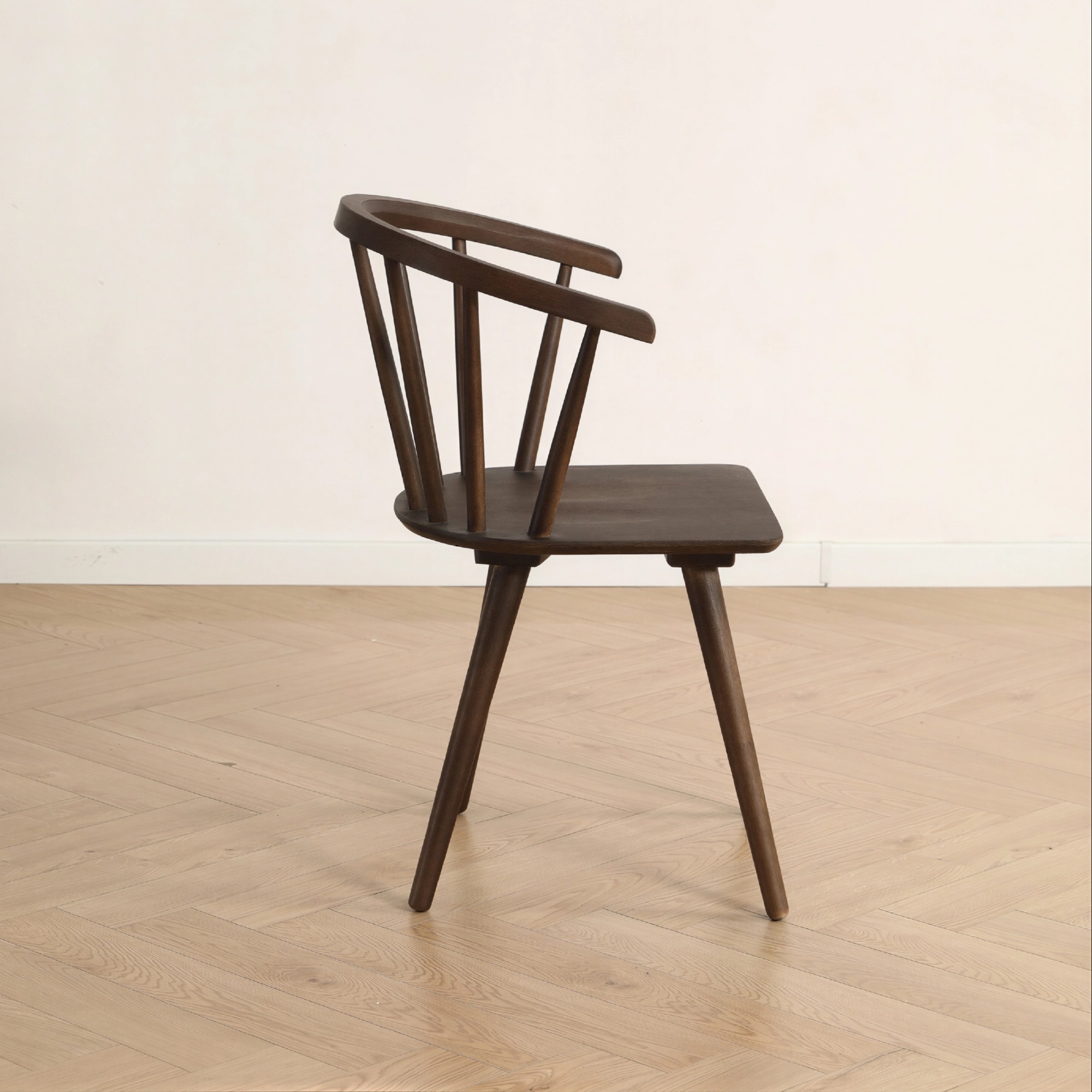 Vorsitzende 'Astrid' - Brown