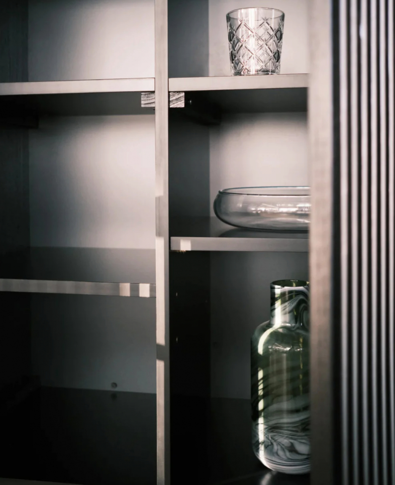 Hohe Bank 'Louvre' - Schwarz