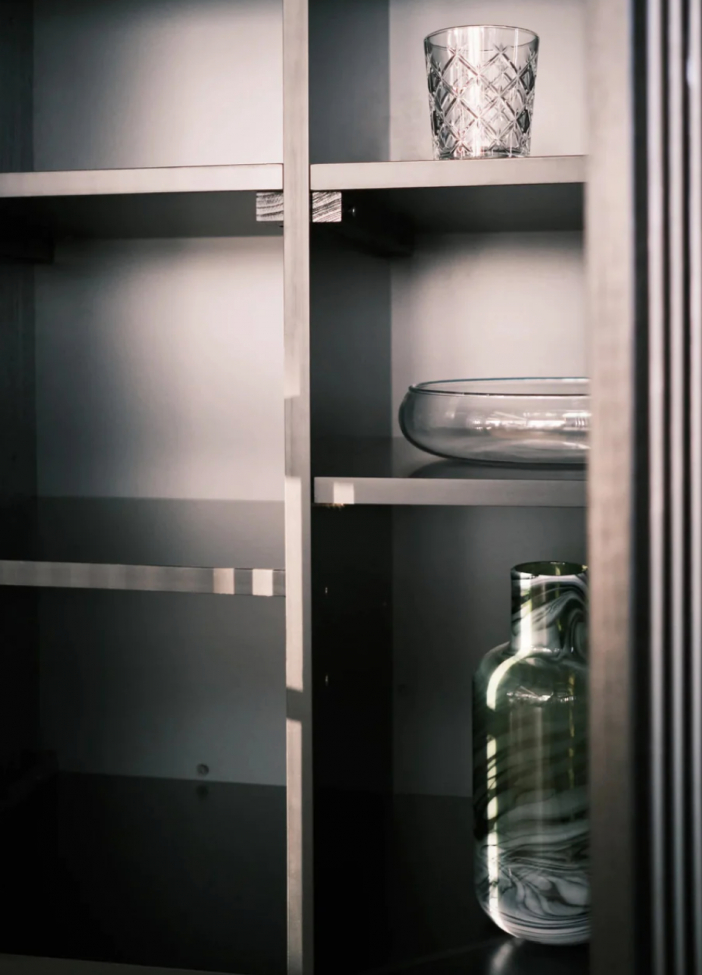 Hohe Bank 'Louvre' - Walnuss