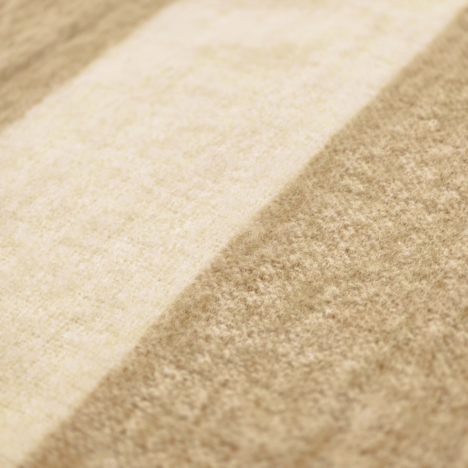 Karostoff 'Beatriz Stripe' 130 x 170 cm – Beige/Weiß