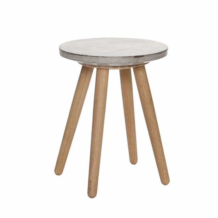 Beistelltisch Concrete S - Beton / Eichenholz in der Gruppe bei Reforma (299006)