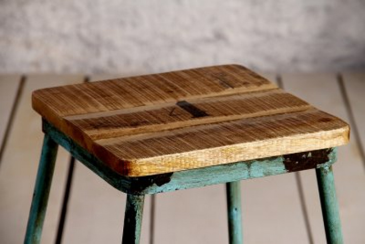 Barhocker - Baum gewonnen in der Gruppe Möbel / Stühle und Polstermöbel / Barhocker & Barstühle bei Reforma (CFC-36-bla-75)