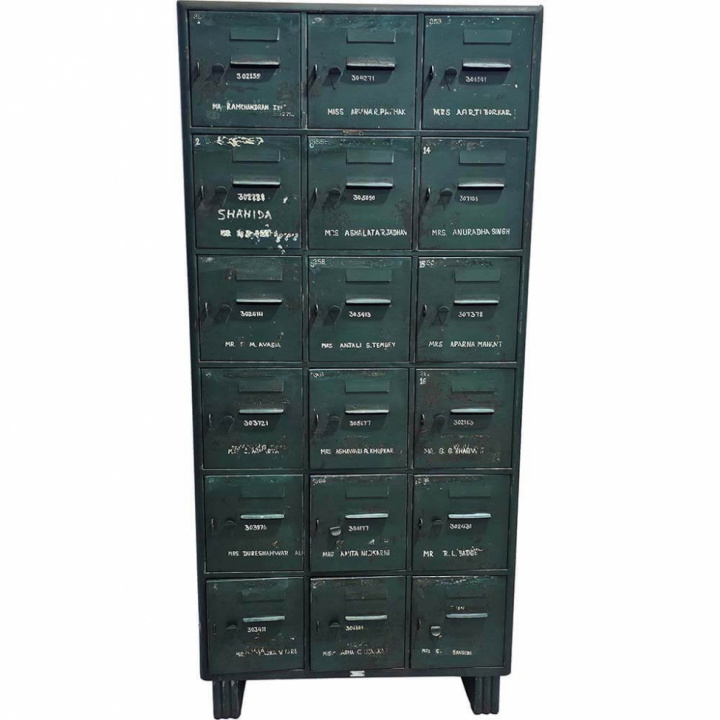 Schrank \'Old locker\' - Grün in der Gruppe Möbel / Regale & Aufbewahrung / Schränke und Sideboards bei Reforma (D1016)