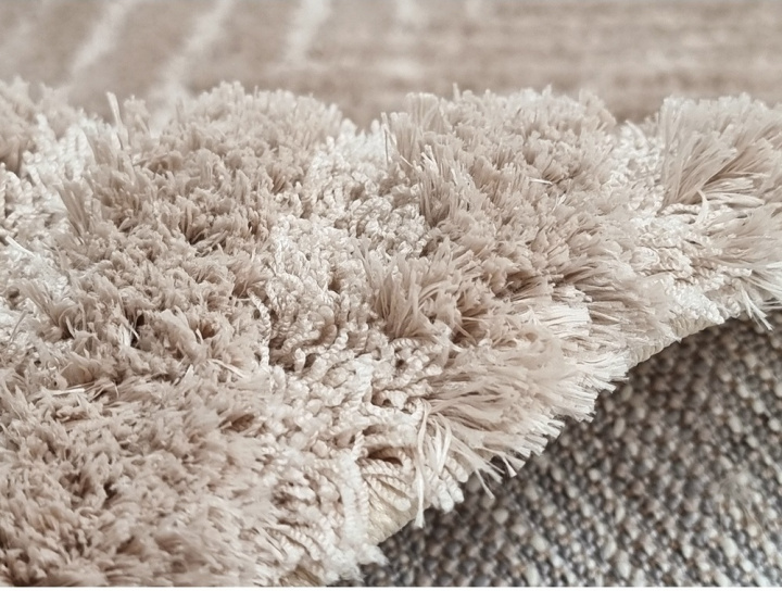 Hochflor-Teppich \'Monti\' - Beige in der Gruppe SALE / Einrichtung / Teppiche bei Reforma (H100106)