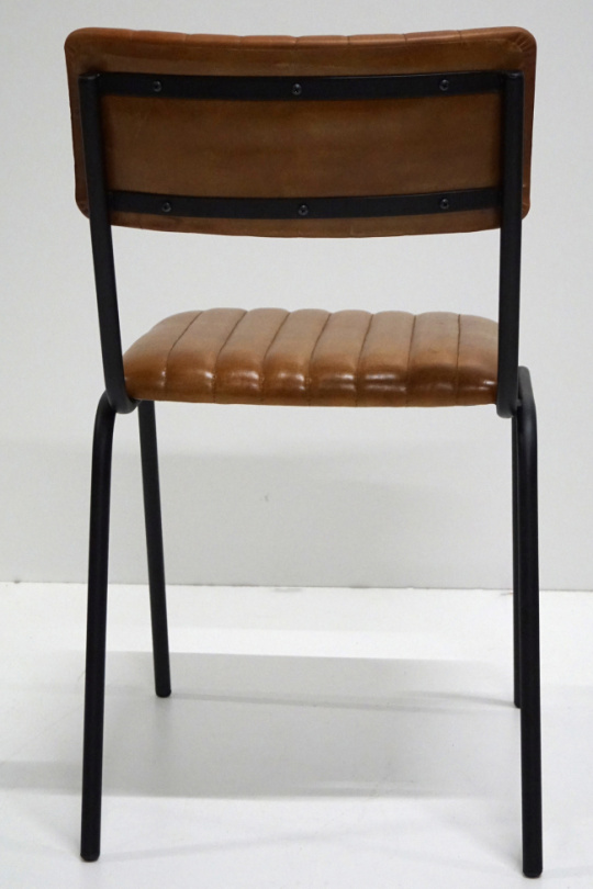 Stuhl - Sitz aus Eisen und Leder